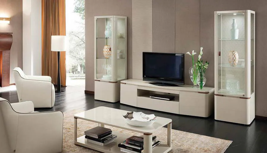 Современные итальянские витрины для медиа-зоны