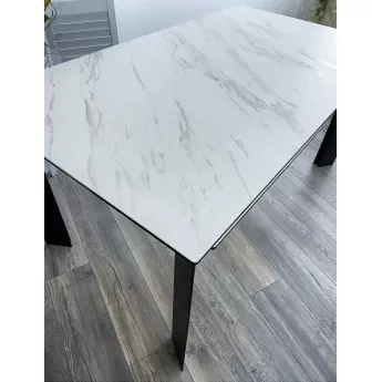 Стол обеденный Q-Home Cremona, 140/200 см, раздвижной, белый мрамор итальянская керамика / каркас чёрный